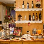 Pineta Pastry Hotel 4*
