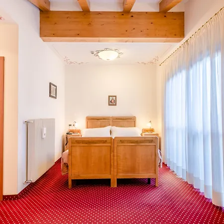 Hotel Pineta Pastry 4*