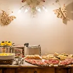 Pineta Pastry فندق 4*