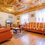 Pineta Pastry فندق روكا بييتوري
