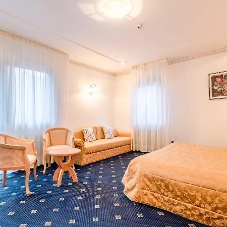 Hotel Pineta Pastry 4*