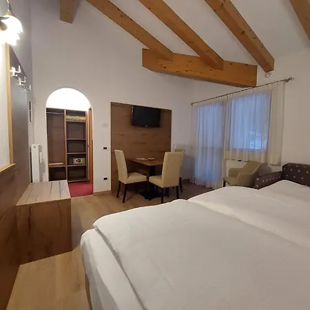 Pineta Pastry Hotel 4*