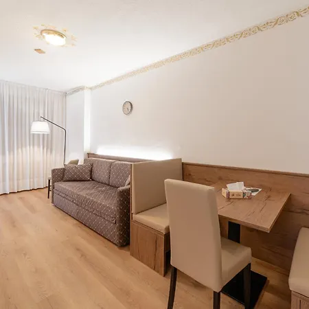 Hotel Pineta Pastry 4*