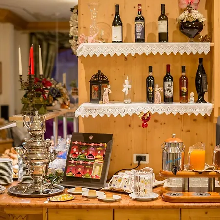 Pineta Pastry Ξενοδοχείο 4*